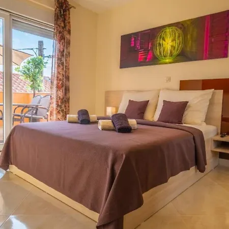 Tatil Evi Zentrumsnahes Mit Privatparkplatz, Eintrittskarten Fuer Bootsausflug Und Aquarium Novi Vinodolski