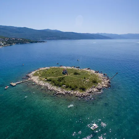 Zentrumsnahes Mit Privatparkplatz, Eintrittskarten Fuer Bootsausflug Und Aquarium * Novi Vinodolski