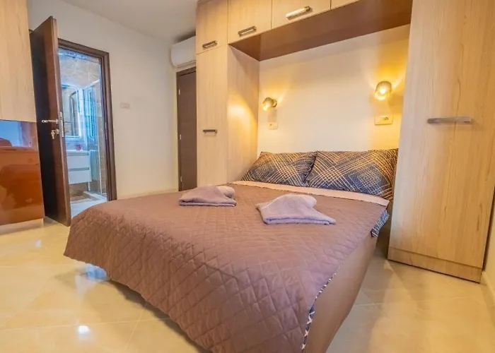 Σπίτι διακοπών Zentrumsnahes Mit Privatparkplatz, Eintrittskarten Fuer Bootsausflug Und Aquarium Novi Vinodolski