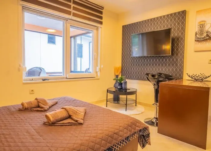 Zentrumsnahes Mit Privatparkplatz, Eintrittskarten Fuer Bootsausflug Und Aquarium * Novi Vinodolski