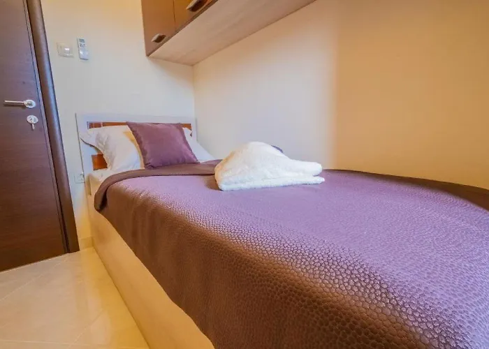 Σπίτι διακοπών Zentrumsnahes Mit Privatparkplatz, Eintrittskarten Fuer Bootsausflug Und Aquarium Novi Vinodolski