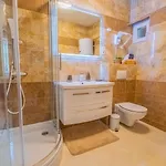 Ferienhaus Zentrumsnahes Mit Privatparkplatz, Eintrittskarten Fuer Bootsausflug Und Aquarium Novi Vinodolski