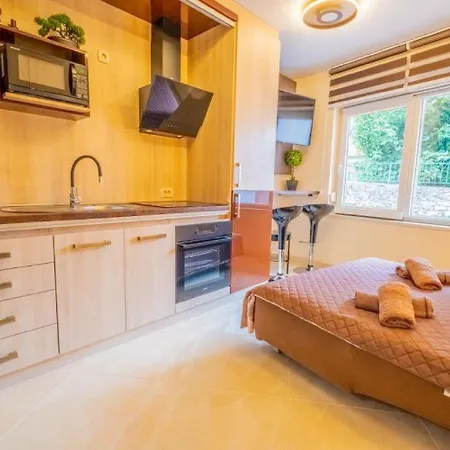 Zentrumsnahes Mit Privatparkplatz, Eintrittskarten Fuer Bootsausflug Und Aquarium 펜션 *