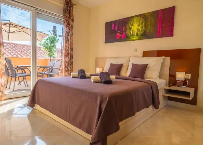 Holiday home Zentrumsnahes Mit Privatparkplatz, Eintrittskarten Fuer Bootsausflug Und Aquarium Novi Vinodolski